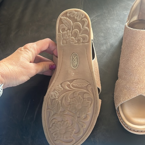 Softy brand rose gold pink with shimmer - Picture 2 of 3